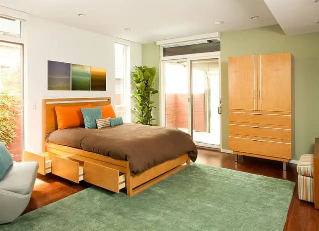 LivingHomes TK1.5 Newport Beach prefab home - bedroom.